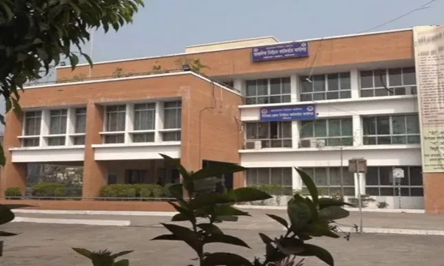 বরিশালে নির্বাচনী সরঞ্জাম বিতরণ শুরু